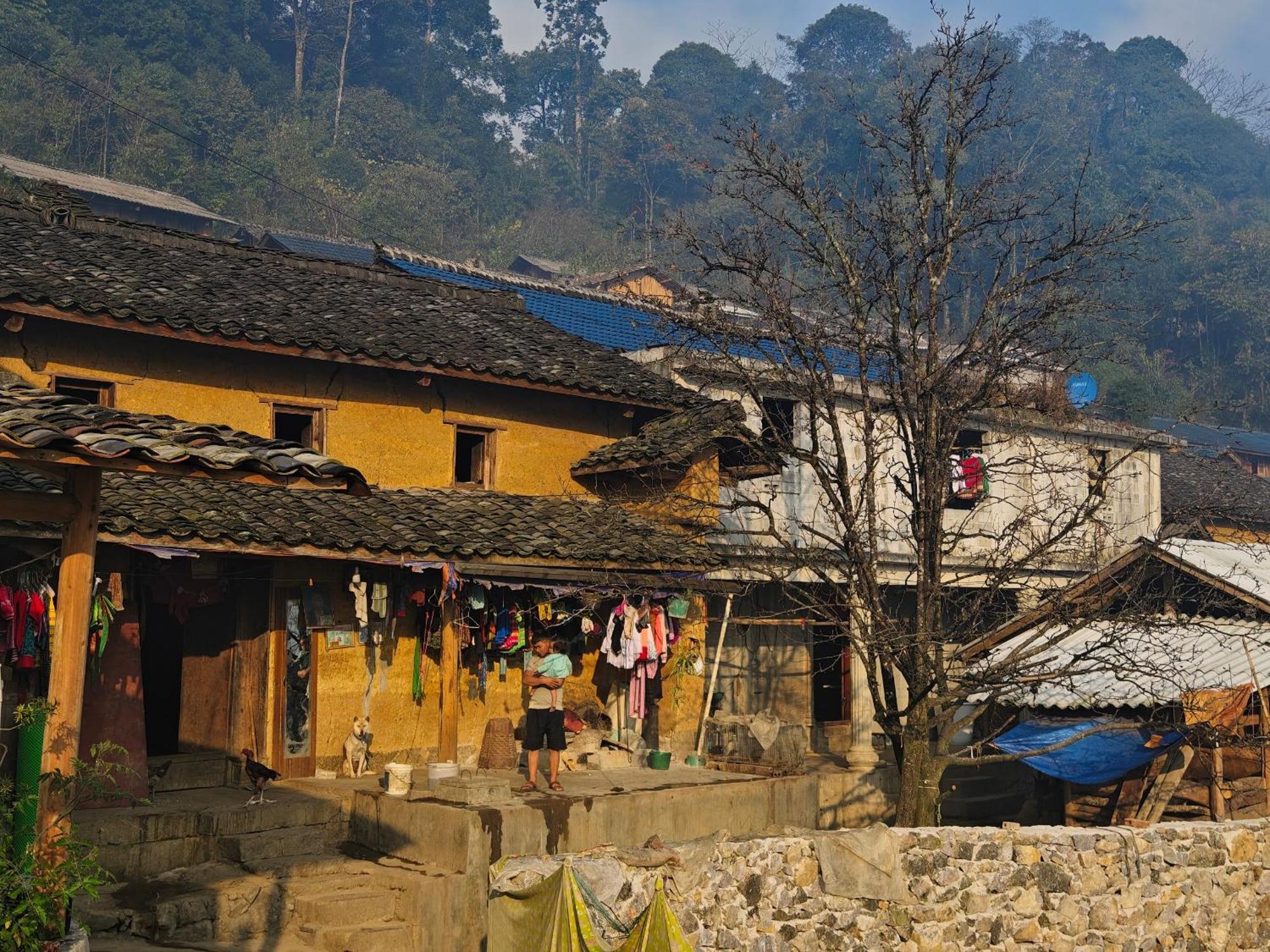 Nhà Cổ Lao Xa Homestay Hmong Dong Van  Exterior foto