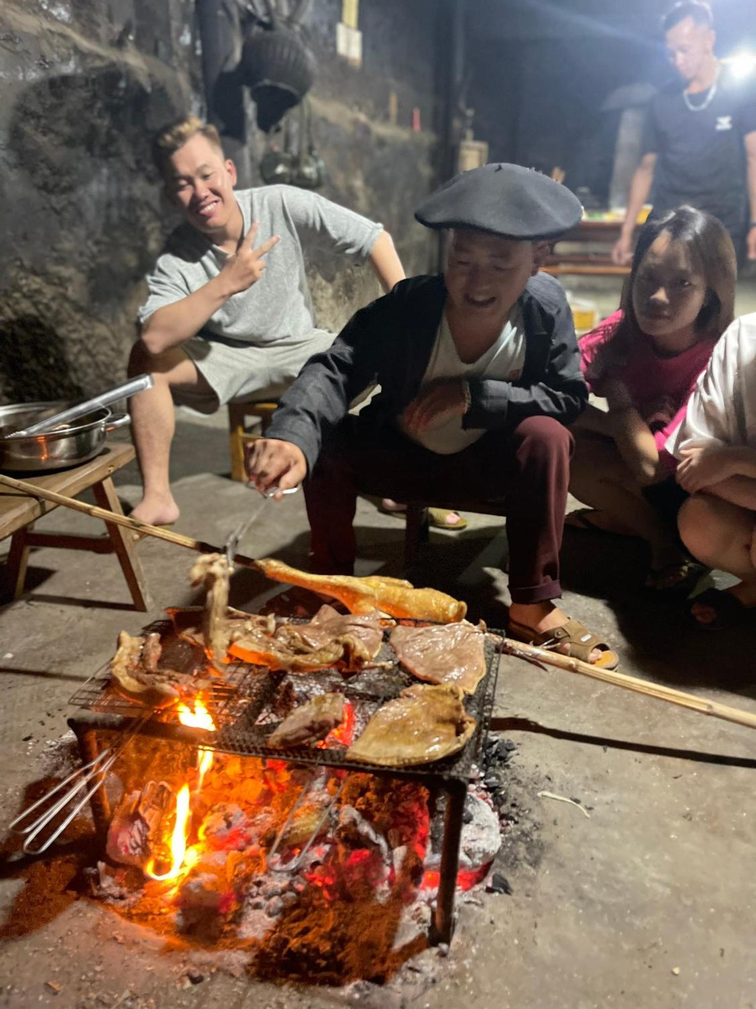 Nhà Cổ Lao Xa Homestay Hmong Dong Van  Exterior foto